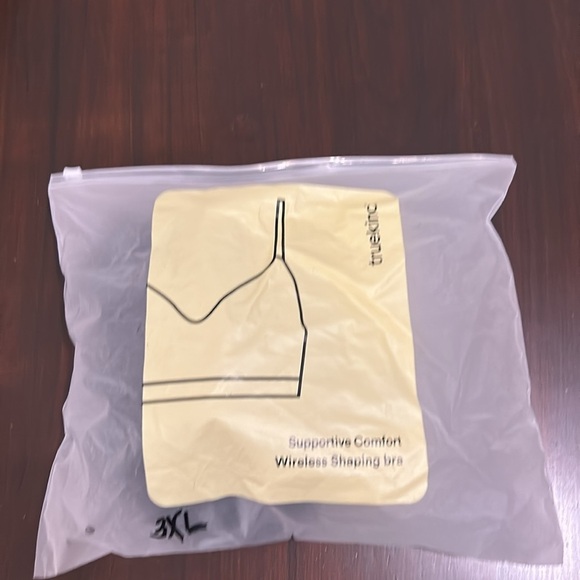 TrueKind by Shapermint Everyday Comfort
Straps Wireless Shaping Bra Black Sz. 3X - Picture 13 of 16